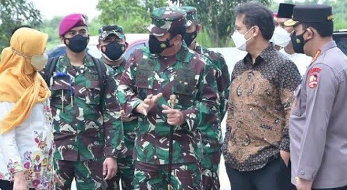 Bareng Kapolri dan Menkes, Panglima TNI Sidak Tempat Isolasi Terpusat OTG Nagrak