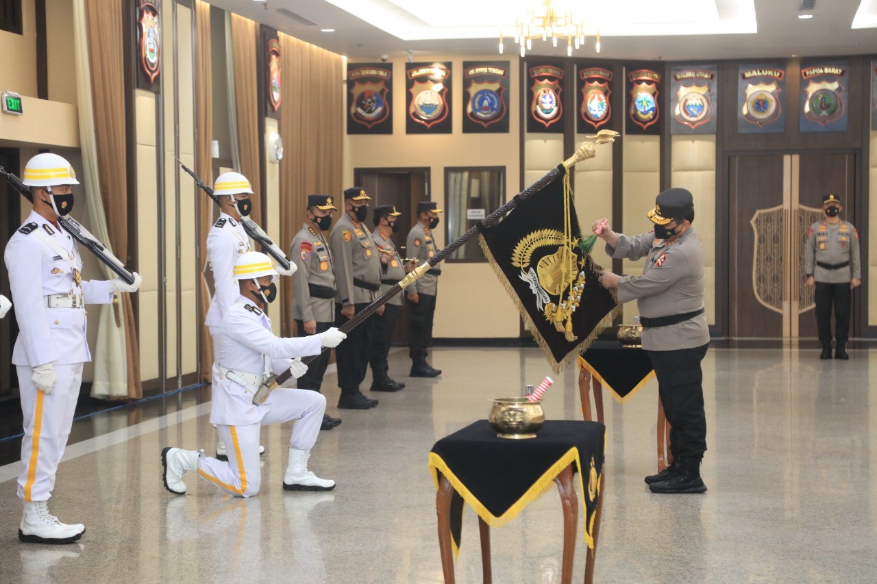 Jelang HUT Bhayangkara, Mabes Polri Gelar Upacara Pencucian Panji Bhayangkara