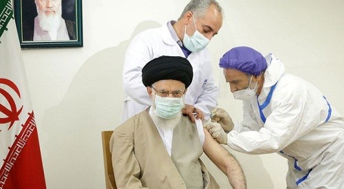 Ayatollah Ali Khamenei Divaksin Buatan Sendiri, Namanya Vaksin COVIran
