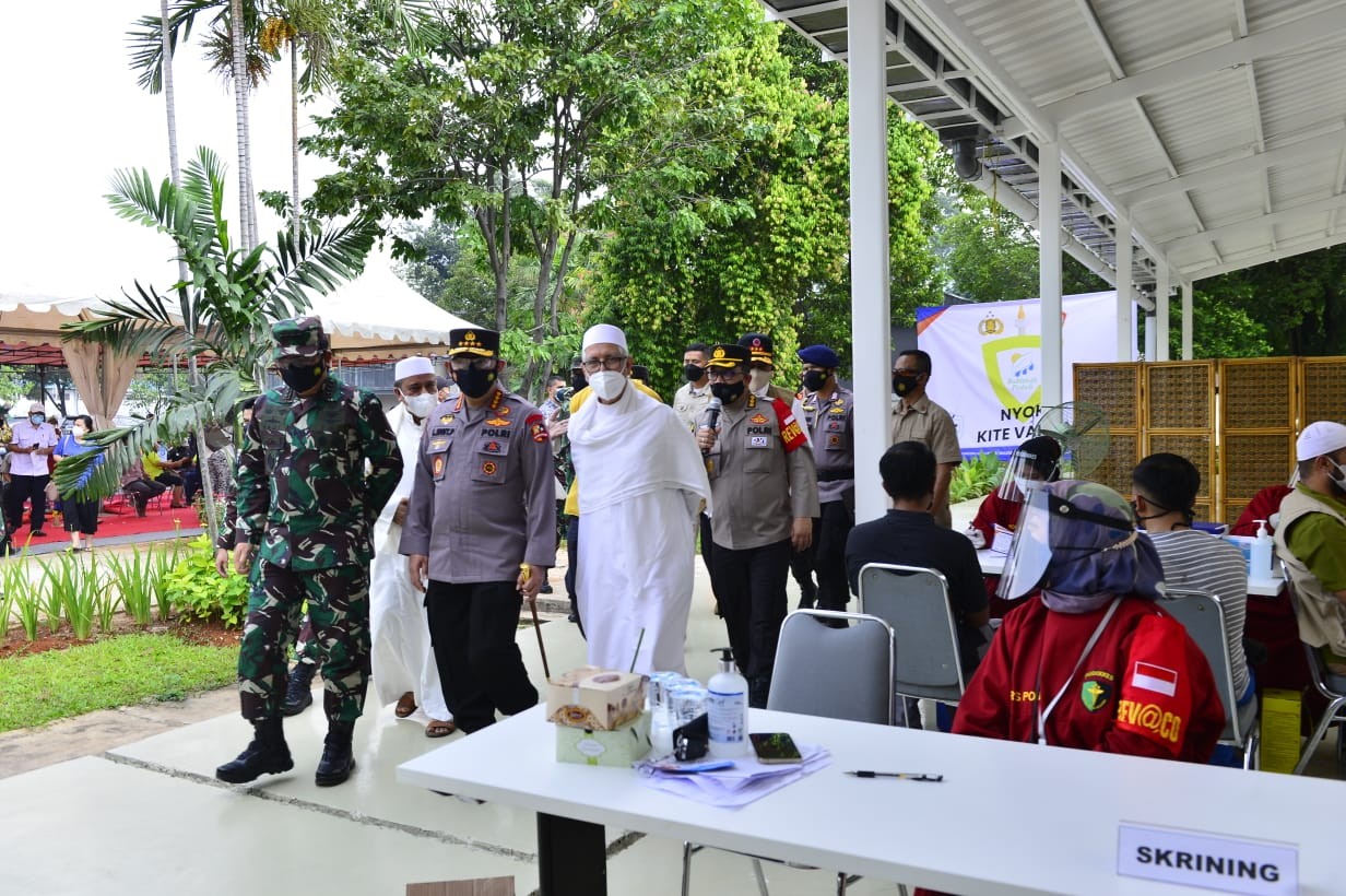 TNI-Polri dan Ormas Islam Rabithah Alawiyah Gelar Vaksinasi Massal di Simatupang