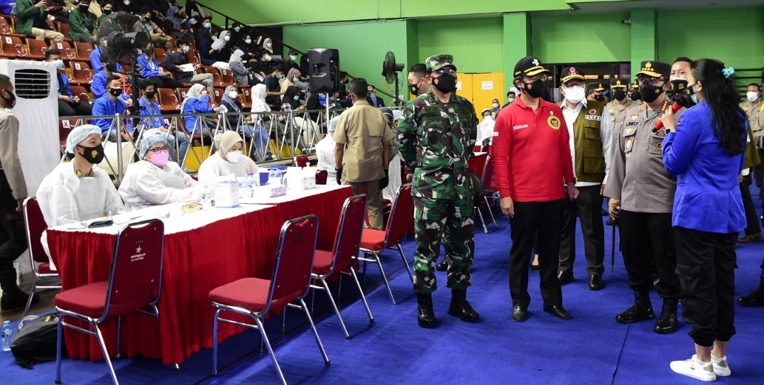 Jadi Pelopor Vaksinasi, Panglima TNI Berikan Apresiasi Mahasiswa