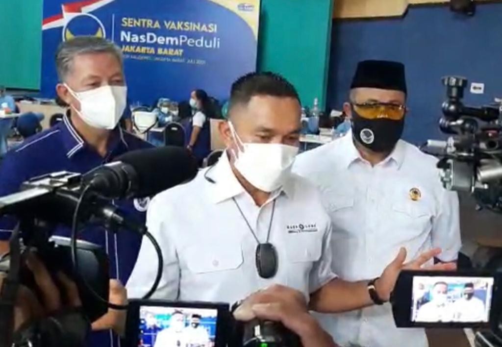 Sahroni Pastikan Vaksinasi NasDem Peduli Berlanjut Hingga ke Usia Anak