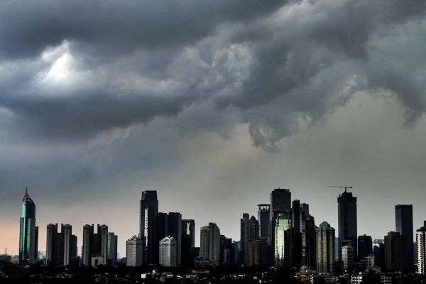 Selasa, BMKG Peringatkan  Jakarta Berpotensi Hujan Disertai Petir