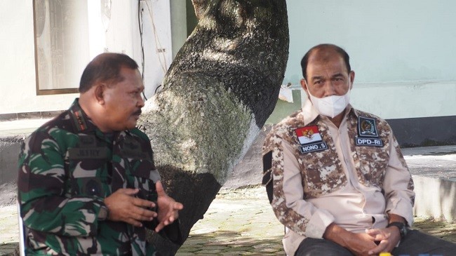 Tinjau Vaksinasi di Ambon, Nono Sampono Ajak Semua Pihak Bersatu Tangani Pandemi Covid-19