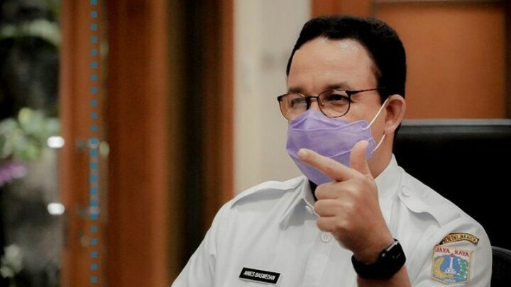 Terima Ratusan Tabung Oksigen dari Polda, Anies: Akan Diserahkan Langsung ke Puskesmas