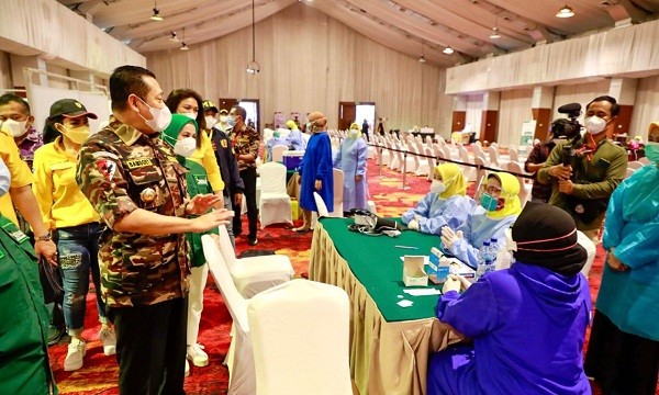 Pemerintah Diharap Optimalkan Pemberian Vaksin Booster bagi Nakes