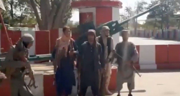 Taliban Rebut Kandahar dan Herat, Amerika dan Inggris Panik