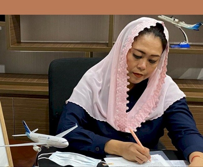Pendapatan Menurun Drastis, Yenny Wahid Mundur dari Komisaris Garuda Indonesia