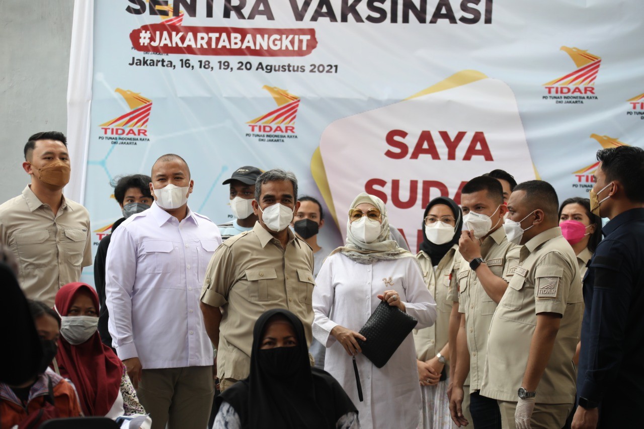 Tinjau Vaksinasi TIDAR DKI, Muzani: Jakarta Adalah Halaman Depan Indonesia