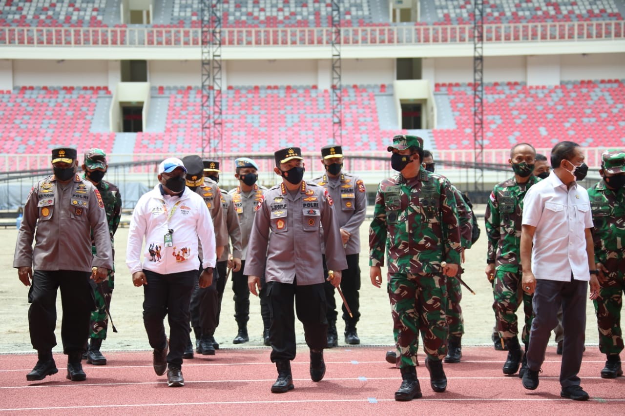 Persiapan PON Papua, Kapolri, Panglima dan Menpora Tinjau Stadion dan Arena Akuatik