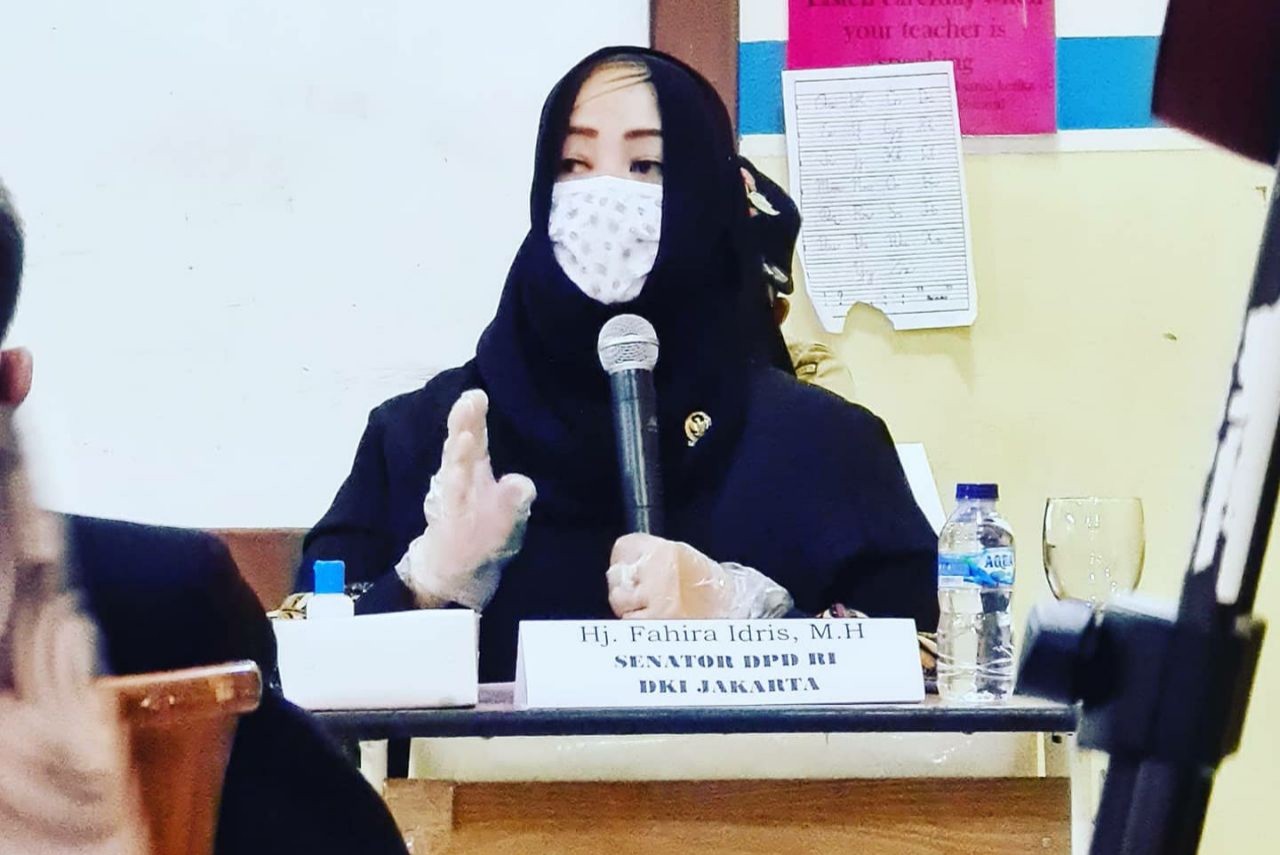 Fahira Idris Minta Wali Murid dan Guru Pastikan Siswa Pakai Masker yang Benar