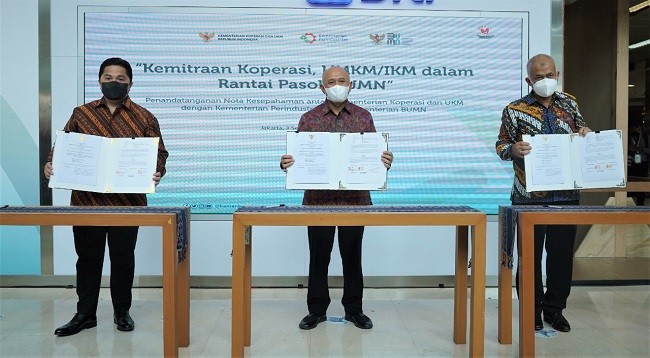 Perkuat Koperasi dan UMKM, Tiga Menteri Jokowi Teken Kerja Sama 