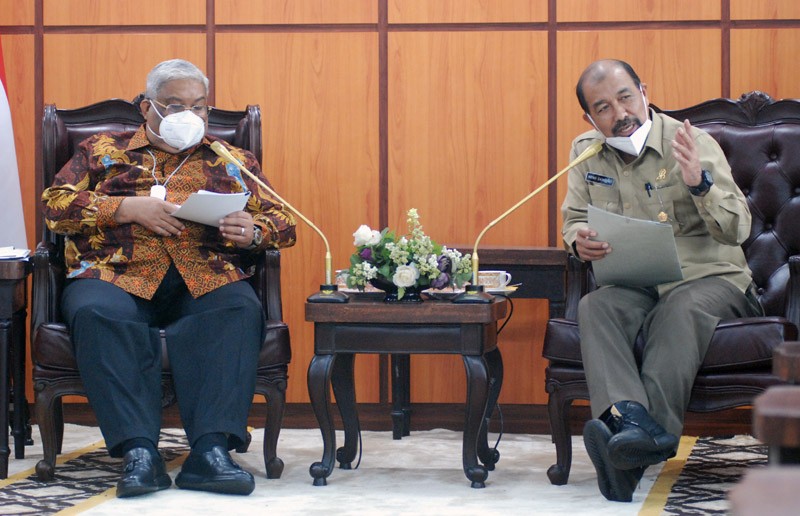 Wakil Ketua DPD RI Nono Sampono Terima Gubernur Sulawesi Tenggara H. Ali Mazi