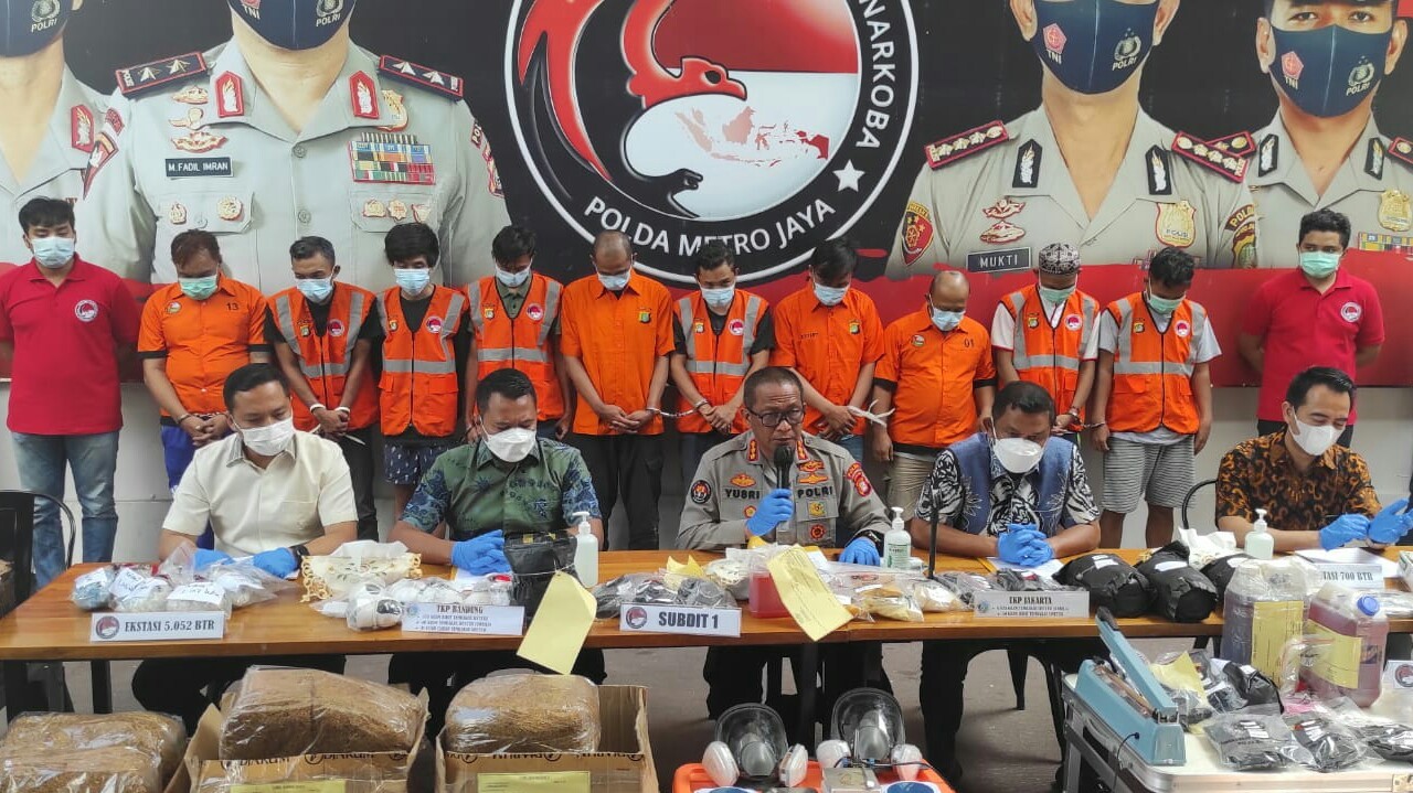 Polisi Bongkar Dua Pabrik Sinte di Kemayoran dan Bandung, Enam Orang Ditangkap