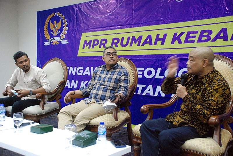 Diskusi  Empat Pilar MPR RI Tema  "Memperkokoh Pancasila di Tengah Kehidupan Bermasyarakat".