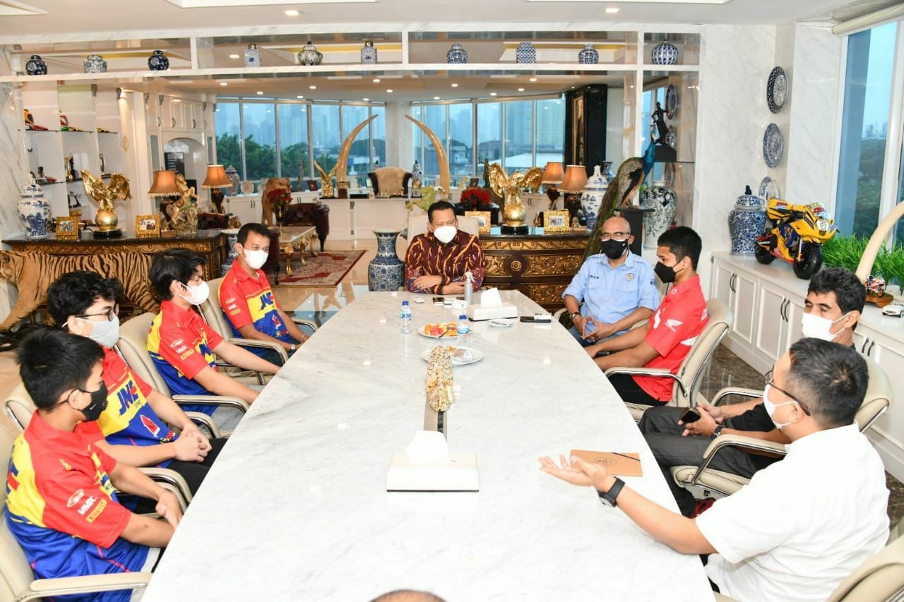 Bamsoet Dukung Delvintor Alfarizi serta Arsenio Algifari Berlaga di Ajang MX2 dan EMX 2022