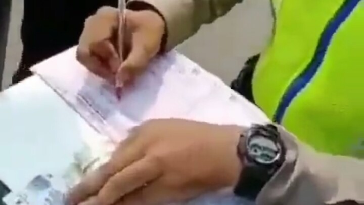 Anggotanya Salah Tilang, Dirlantas Polda Metro Minta Maaf