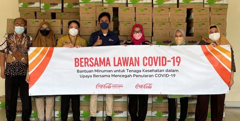 CCEP Serahkan Bantuan Produk Minuman ke Dinkes dan RS Rujukan Covid-19 di Jakarta Hingga Bandung Raya