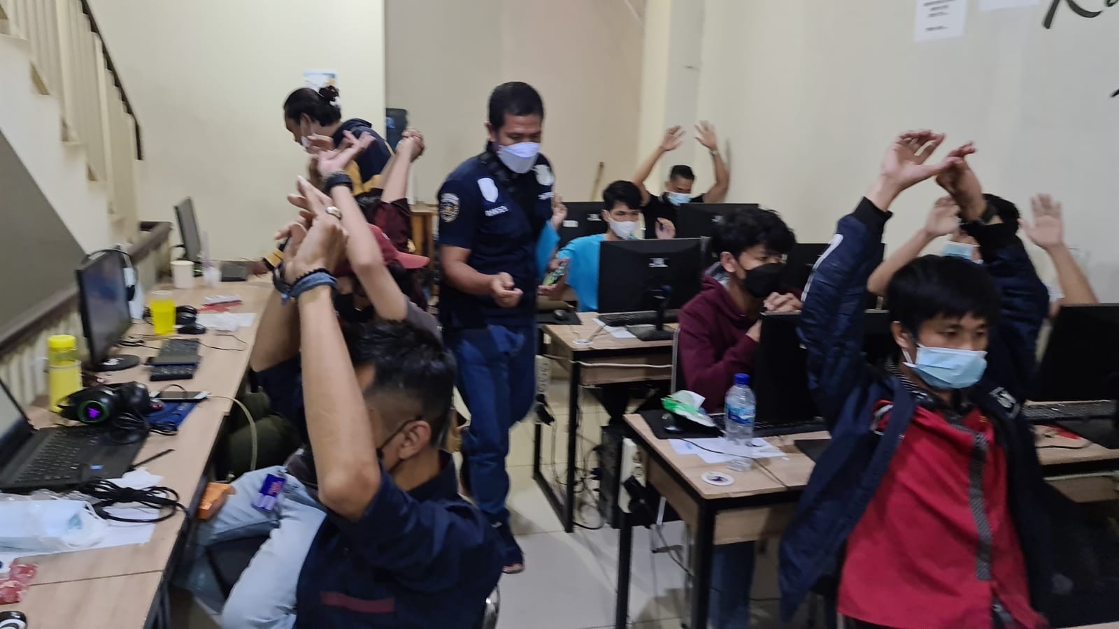 Resahkan Masyarakat, Polisi Bongkar Markas Pinjol Ilegal di Jakarta Barat