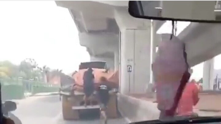 Terekam dan Aksinya Viral, Dua Pelaku Bajing Loncat di Cakung Ditangkap Polisi