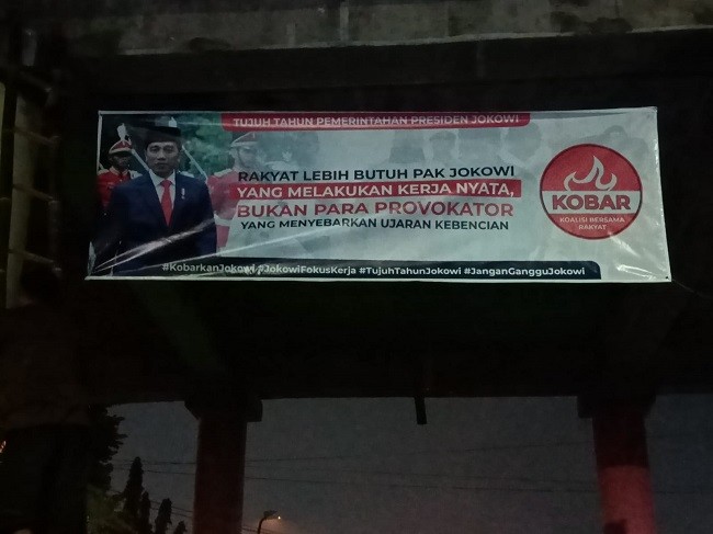 Pasang Spanduk Dukungan, KOBAR: Ini Ekspresi Kami Atas Kepemimpinan Jokowi