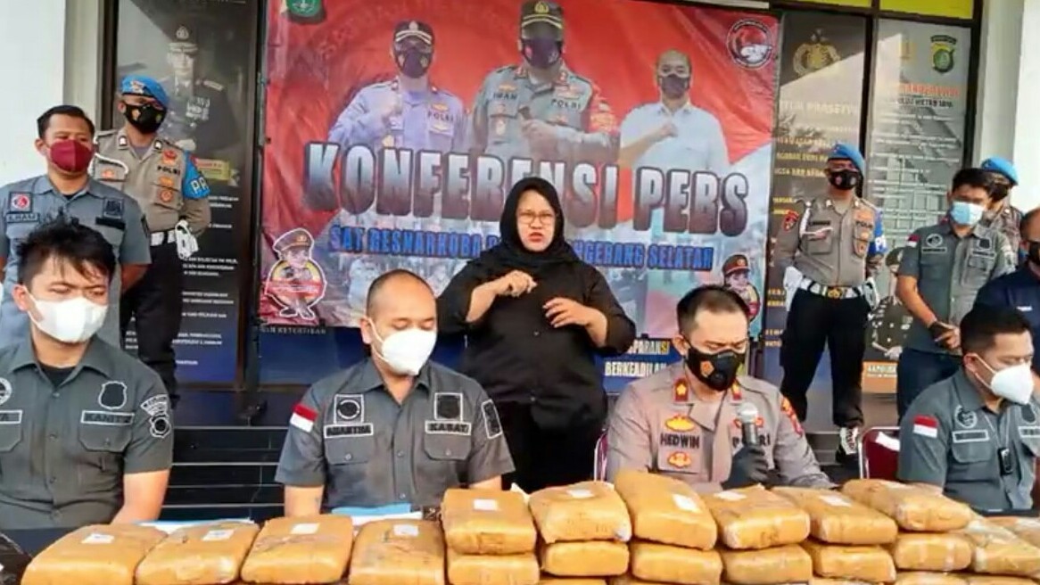 Sulap Warung Bakso Jadi Gudang Ganja, Tiga Orang Dibekuk Polres Tangsel