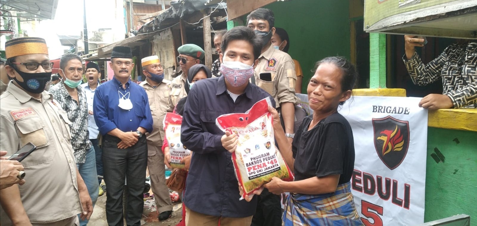 Aksi Kemanusiaan, PENA '45 Salurkan Bantuan ke Korban Kebakaran di Penjaringan