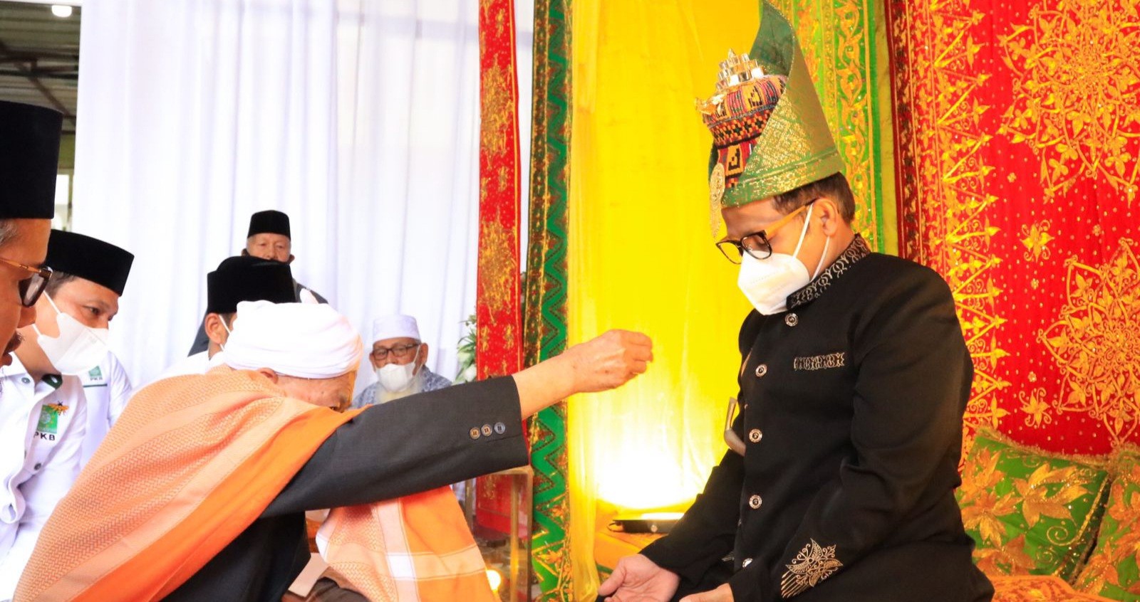 Lakukan Ritual Adat Peusijuek, Gus Muhaimin Resmi Jadi Warga Kehormatan Aceh