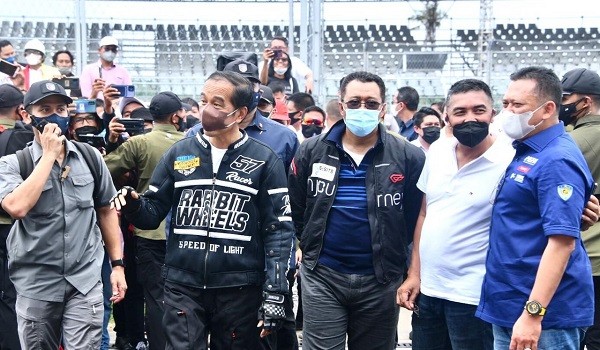 Presiden Jokowi dan Bamsoet Coba Pertamina Mandalika International Street Circuit 