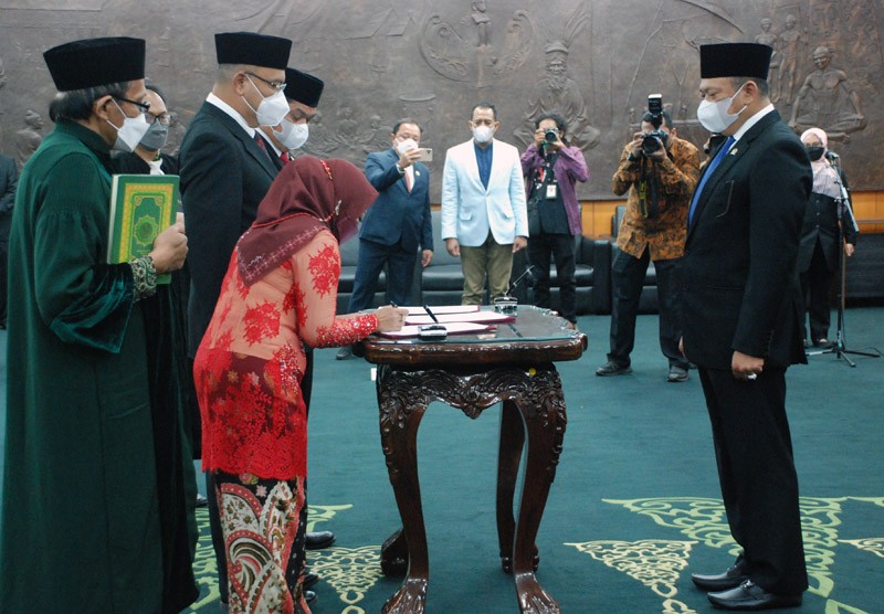Lima Orang Anggota MPR Dilantik Ketua MPR RI