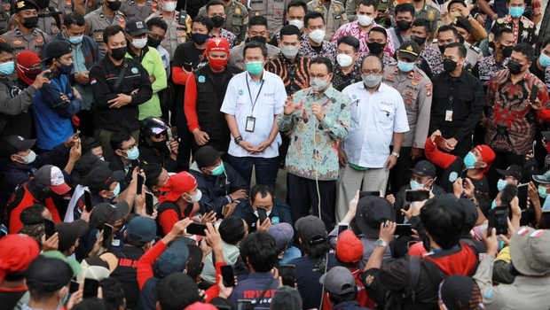 Anies Resmi Tetapkan UMP DKI 2022 Jadi Rp4.453.935,536