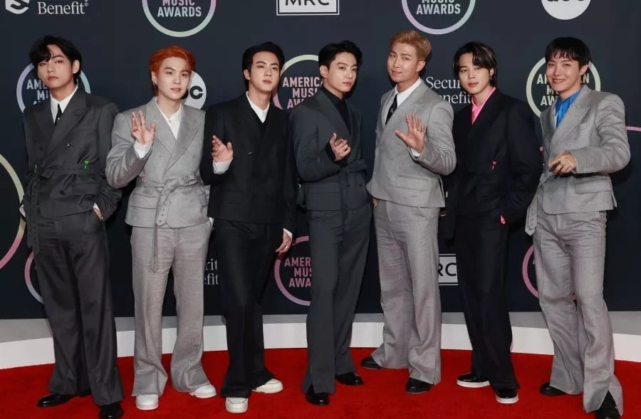Raih Tiga Piala American Music Awards 2021, Congrats BTS!