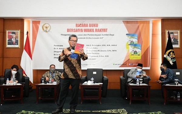 Bicara Buku Bersama Wakil Rakyat, Al Muzzammil Yusuf: Rakyat Indonesia Harus Terus Tingkatkan Kualitas Diri Di Era Industri 4.0