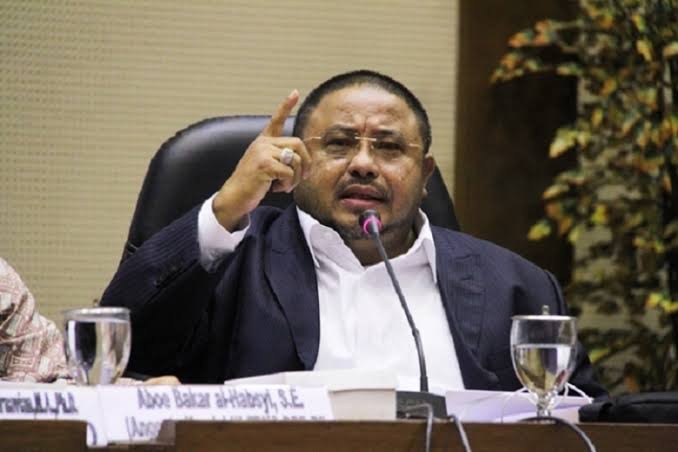 Terkait Putusan MK, PKS: Tangguhkan Kebijakan Strategis Terkait UU Ciptaker
