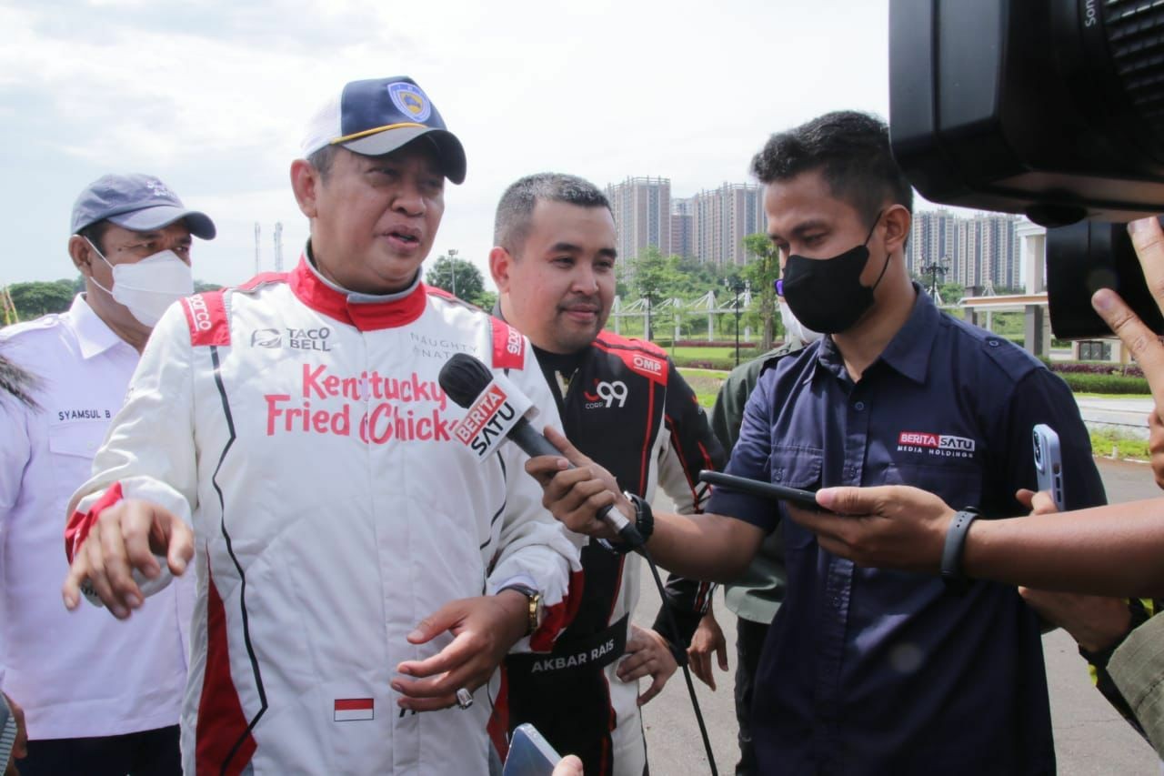 Usai Kecelakaan Sprint Rally, Bamsoet Langsung Ikuti Kejurnas Drifting Bersama Akbar Rais