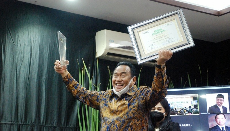 Raih Penghargaan Sebagai Pimpinan DPR Aspiratif, Rachmat Gobel: Terima Kasih
