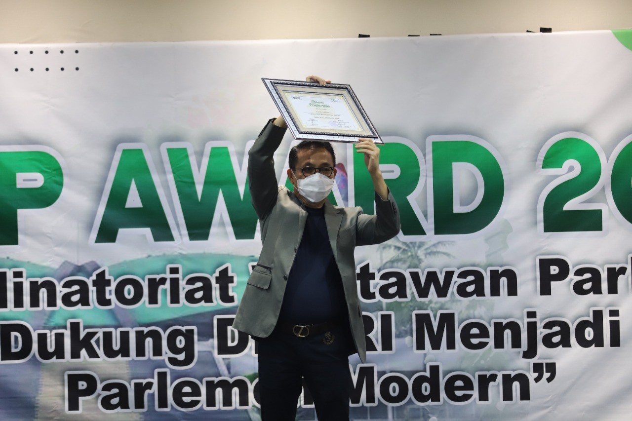 Raih Penghargaan Legislator Visioner dan Inovatif, Herman Hery: Motivasi Bagi Saya Tetap Berkiprah