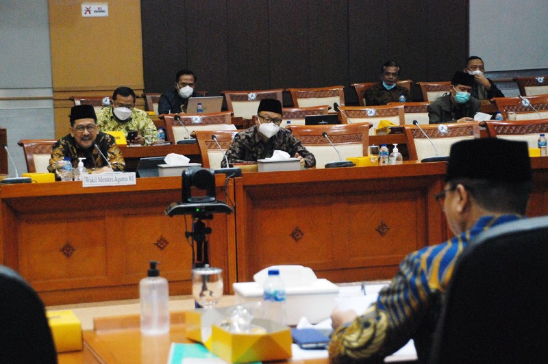 Wamenag Raker Dengan Komisi VIII DPR