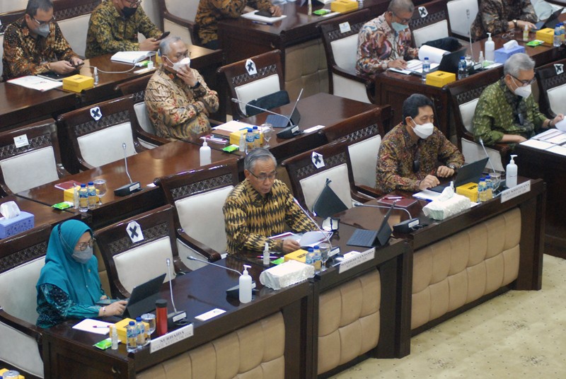 OJK Raker Dengan Komisi XI DPR