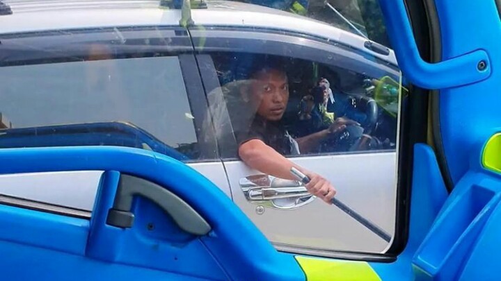 Sopir Truk Ditodong Tongkat Besi di Jalan Tol, Polisi Buru Pelaku