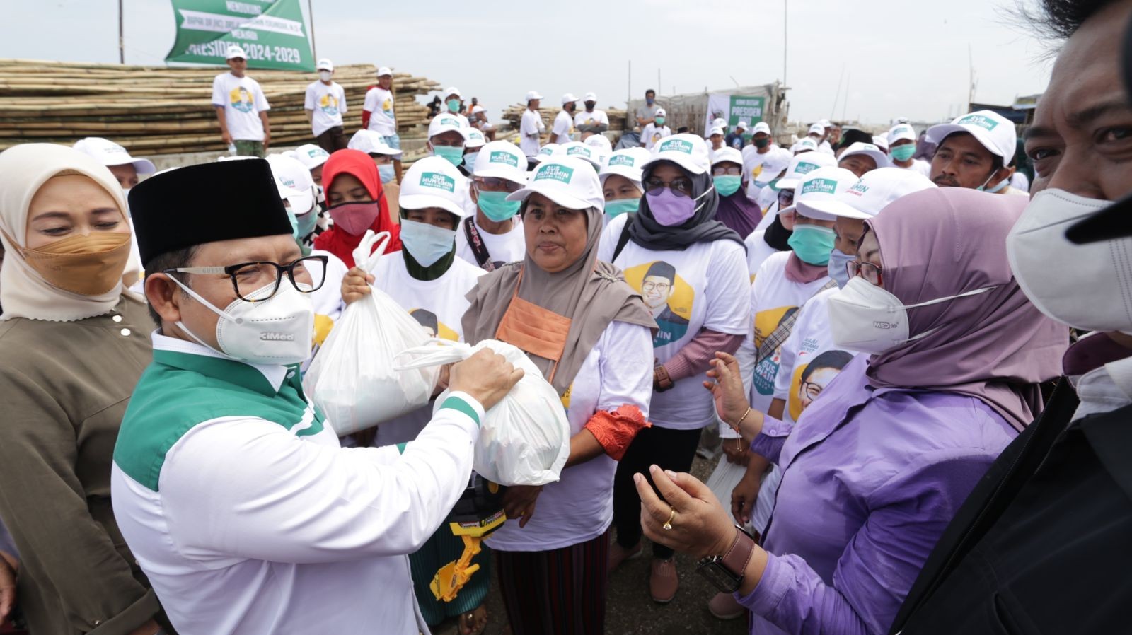 Diberi Gelar Bapak Nelayan Indonesia, Warga Pesisir Jakarta Daulat Gus Muhaimin Maju Capres 2024