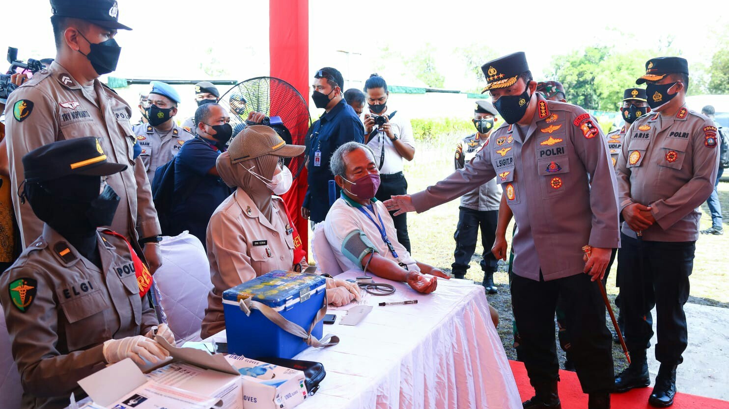 Tinjau Vaksinasi di Bintan, Kapolri Paparkan Strategi Antisipasi Lonjakan Covid-19