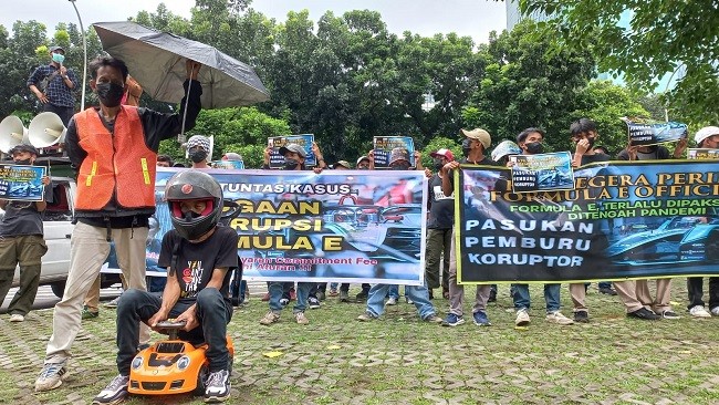 Gelar Aksi Jumat Keramat, Corong Rakyat Minta KPK Gerak Cepat Usut Dugaan Korupsi Formula E
