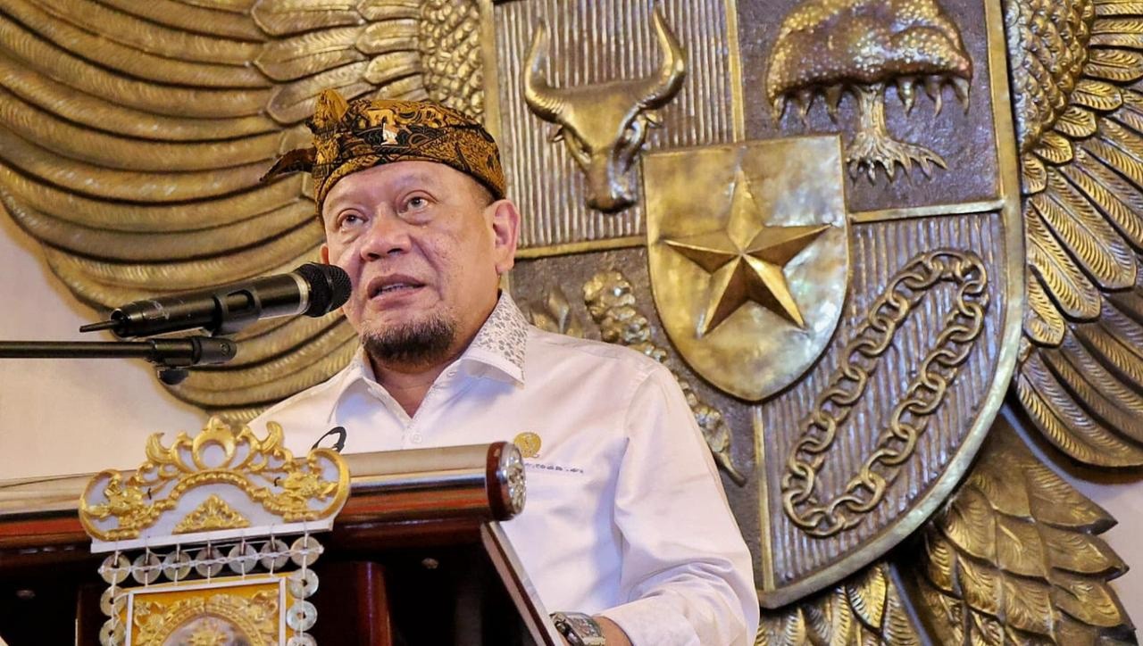 Ketua DPD RI Minta Pemerintah Hentikan Masuknya Imigran Tiongkok