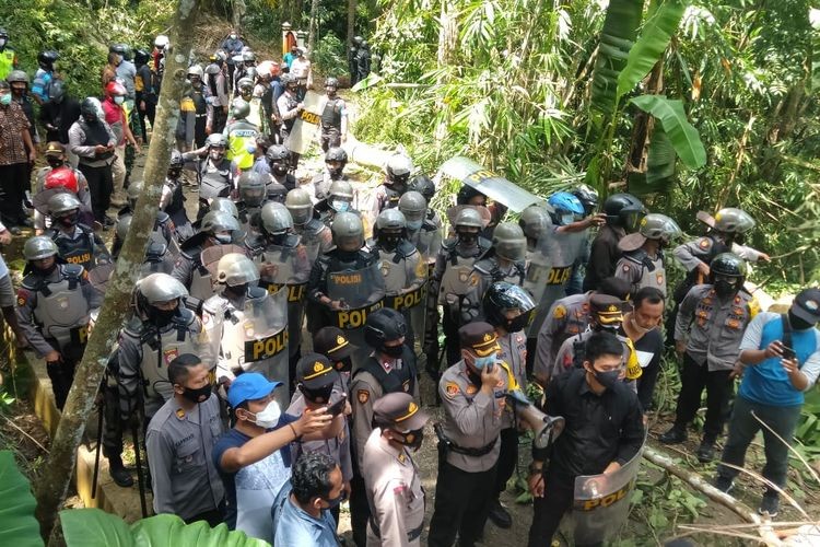 Meski untuk Proyek Pemerintah, Tambang Andesit di Wadas Tetap Perlu Izin