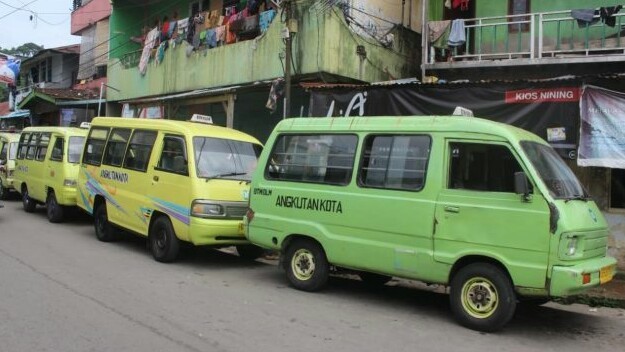 Jatuh dari Angkot di Matraman, Anggota Polisi Terluka di Kepala
