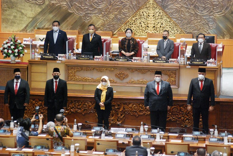 Pengesahan Lima Anggota Bawaslu Pusat Periode 2022 - 2027