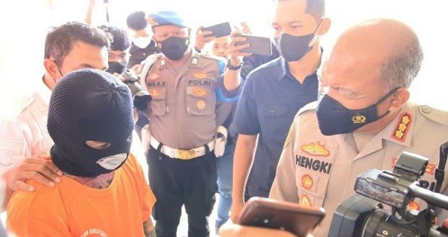 Rumah Produksi Miras Jenis Ciu Digerebek Polisi, Ini Penjelasan Kapolrestro Bekasi Kota