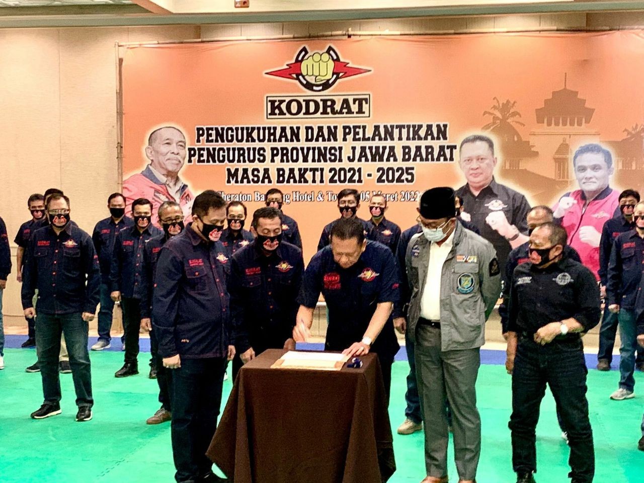 Bamsoet Lantik Pengurus Tarung Derajad Jawa Barat 2021-2025