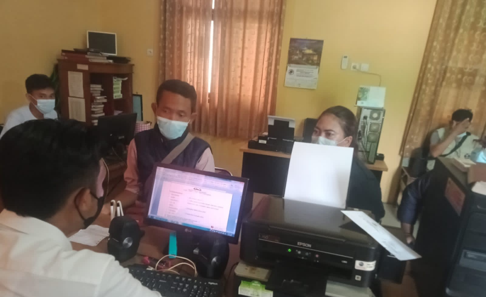 3 Wartawan Karawang Dianiaya Saat Konfirmasi Dugaan Pungli BPNT di Desa Waluya